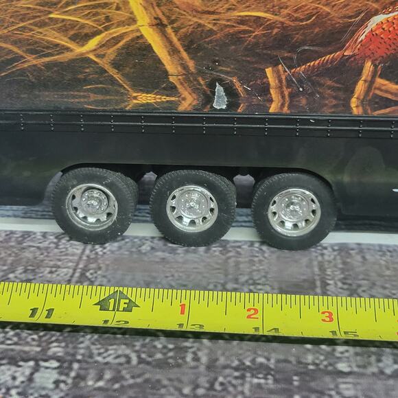 New Ray semi trailer plastic tri axle late harvest w/Pheasant decal no rear door - Picture 3 of 12
